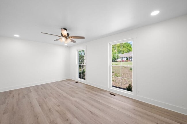 Building Photo - Remodeled 3 bd 2 ba rental in Southside!!
