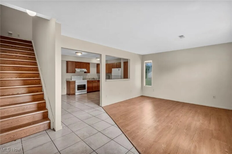 Building Photo - 1527 Whitehall Blvd