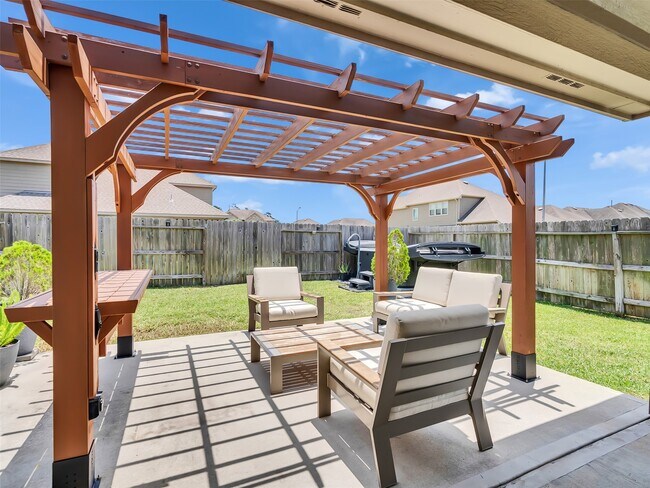 Building Photo - 27997 Lone Hollow Ln