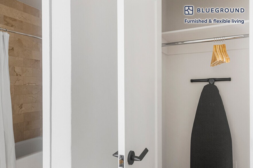 Building Photo - 63 Wall St