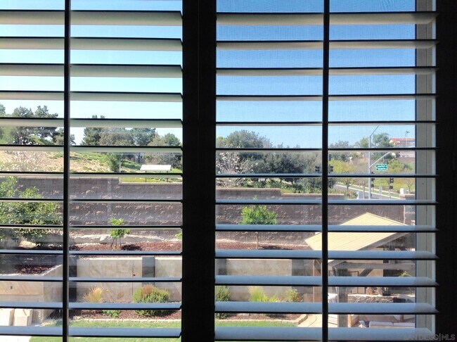 Building Photo - 1117 Mt Dana Dr