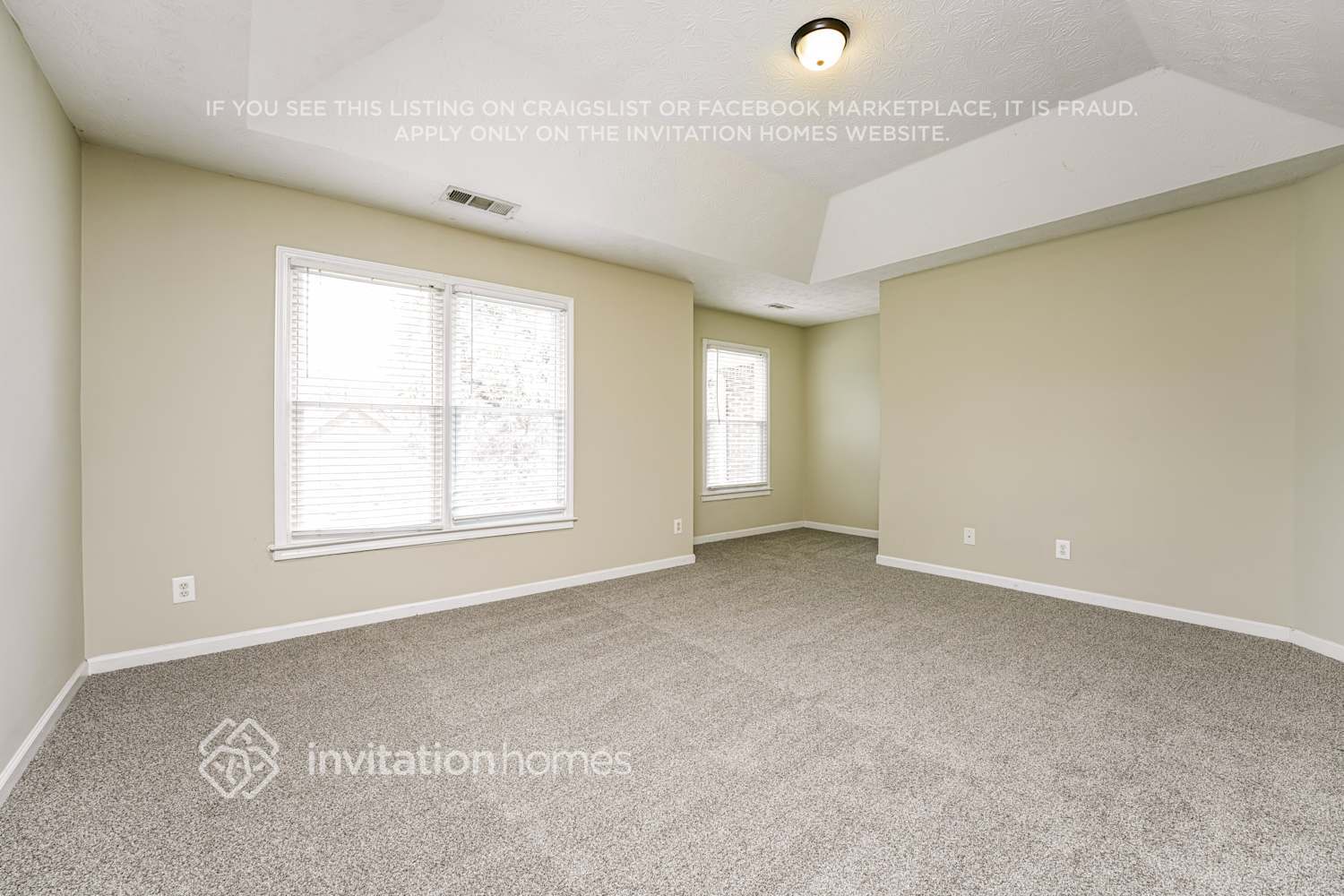 Building Photo - 208 Ivy Creek Dr