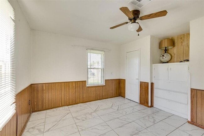 Building Photo - 745 SE 42nd St