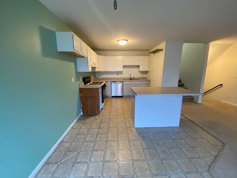 Building Photo - 659 Southtowne Dr