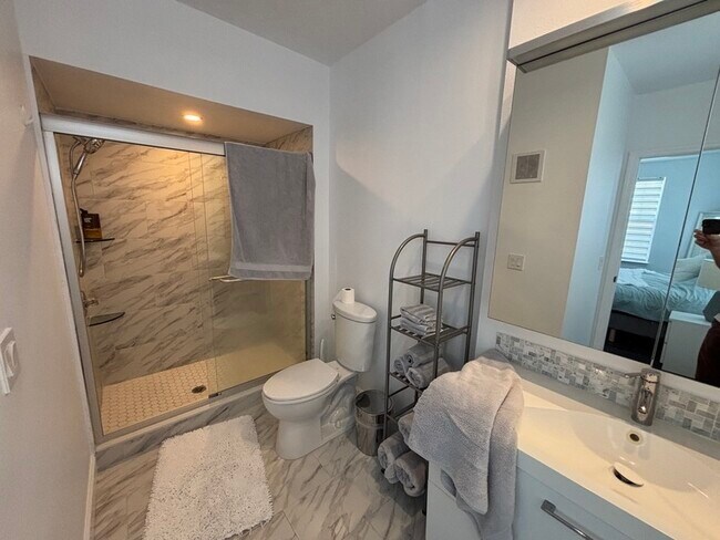 Building Photo - 770 Siena Palm Dr