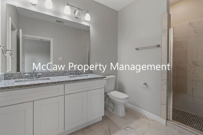 Building Photo - 5004 Colonial Ave