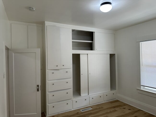 Building Photo - Ceres 3 bed 2 bath 2 story home
