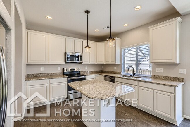 Building Photo - 12421 E 105th Pl