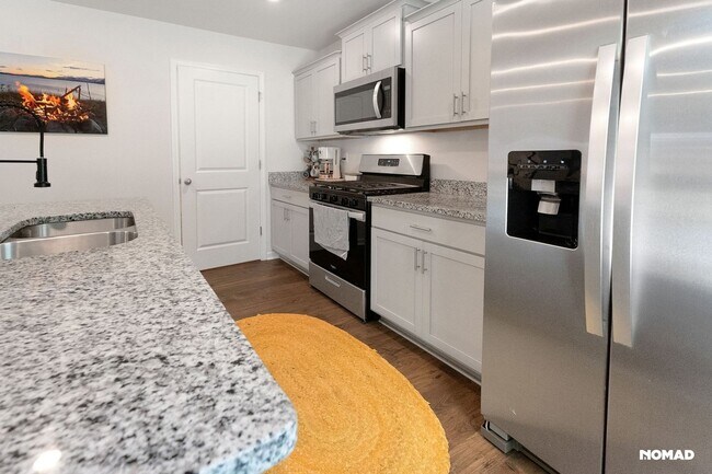 Building Photo - Spacious 4BR House in Piedmont