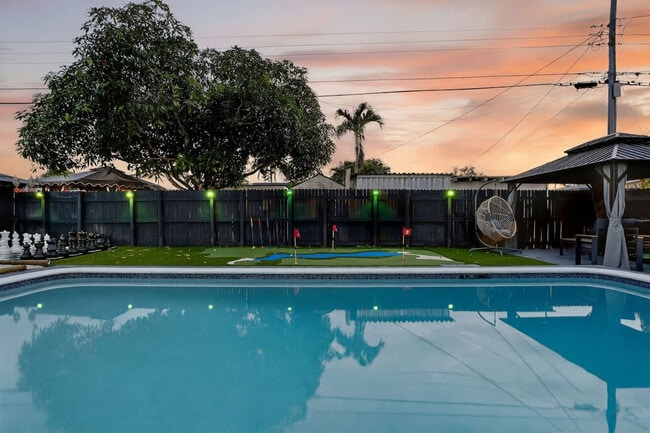 Building Photo - 6660 Custer St