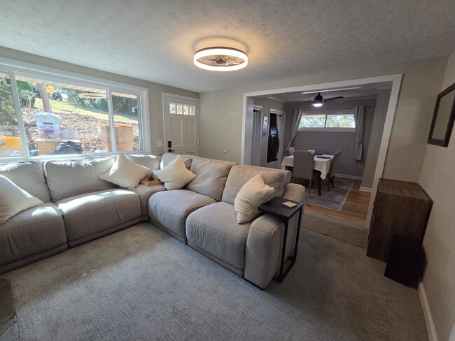 Building Photo - 100 9th Ave