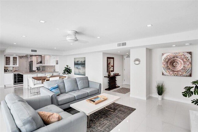 Building Photo - 5200 N Ocean Blvd