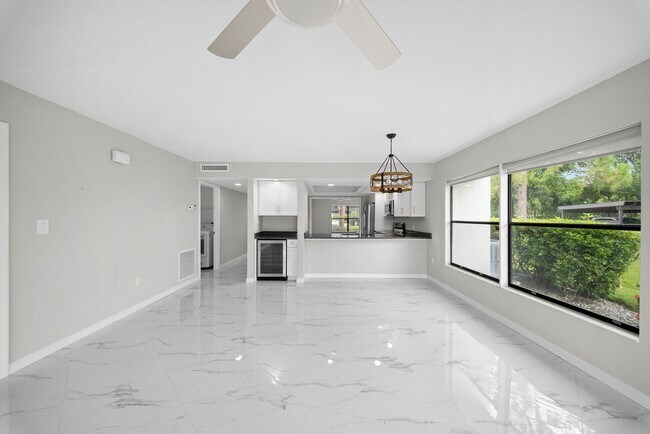 Building Photo - 16472 Timberlakes Dr