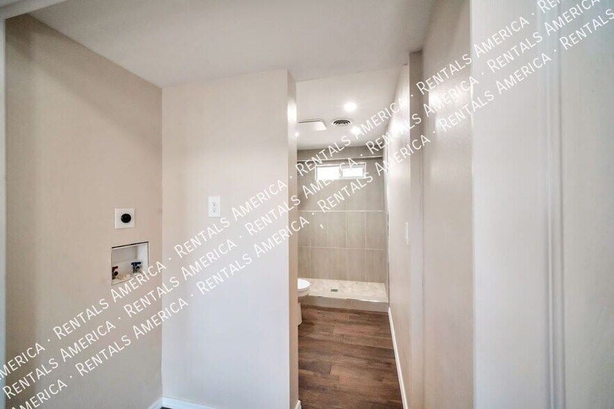 Building Photo - 1311 W Wheatridge Dr