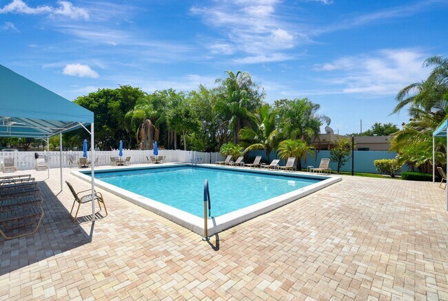 Building Photo - 6586 Southurst Terrace