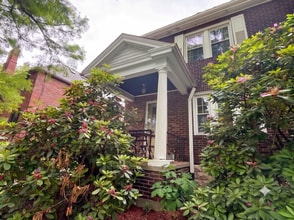 Building Photo - 1458 N Euclid Ave