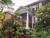 Building Photo - Beautiful Townhome - Highland Park