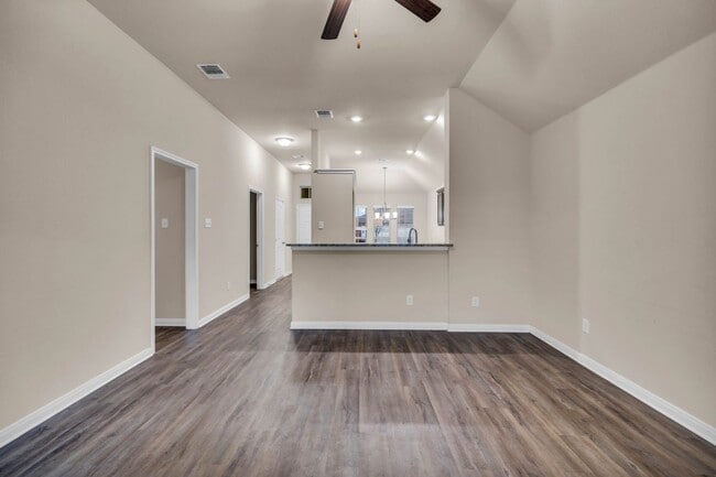 Building Photo - 6407 Hercules Ave