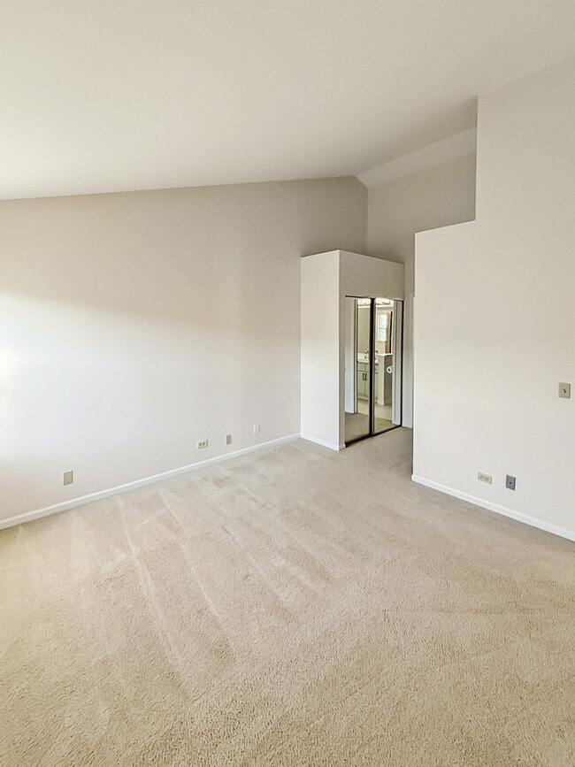 Building Photo - 404 W Hamilton Dr