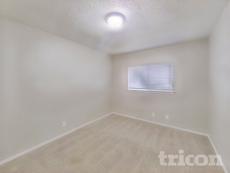 Building Photo - 8035 Dove Trail Dr