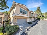 Building Photo - Stunning 3B/2.5BA Home in San Diego w/ Fir...