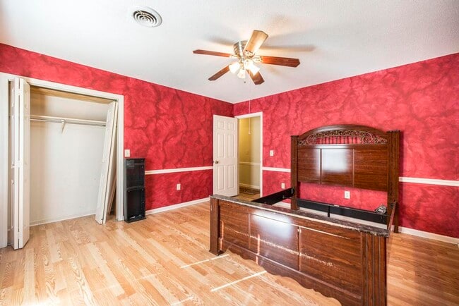 Building Photo - 123 Whipoorwill Way