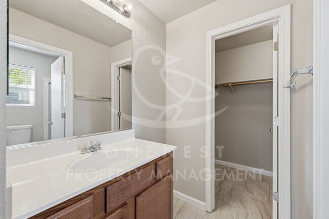 Building Photo - 1444 Minories Dr