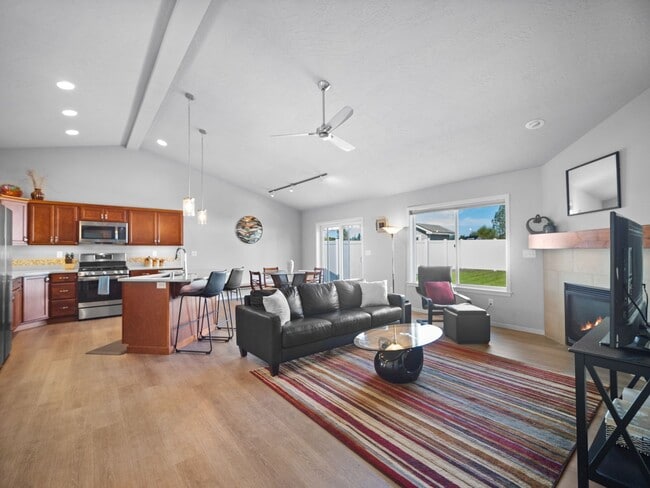 Building Photo - 3 bedroom/2 bathroom home in Spokane Valley