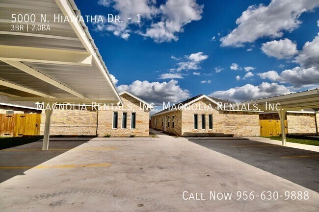 Building Photo - 5000 N Hiawatha Dr