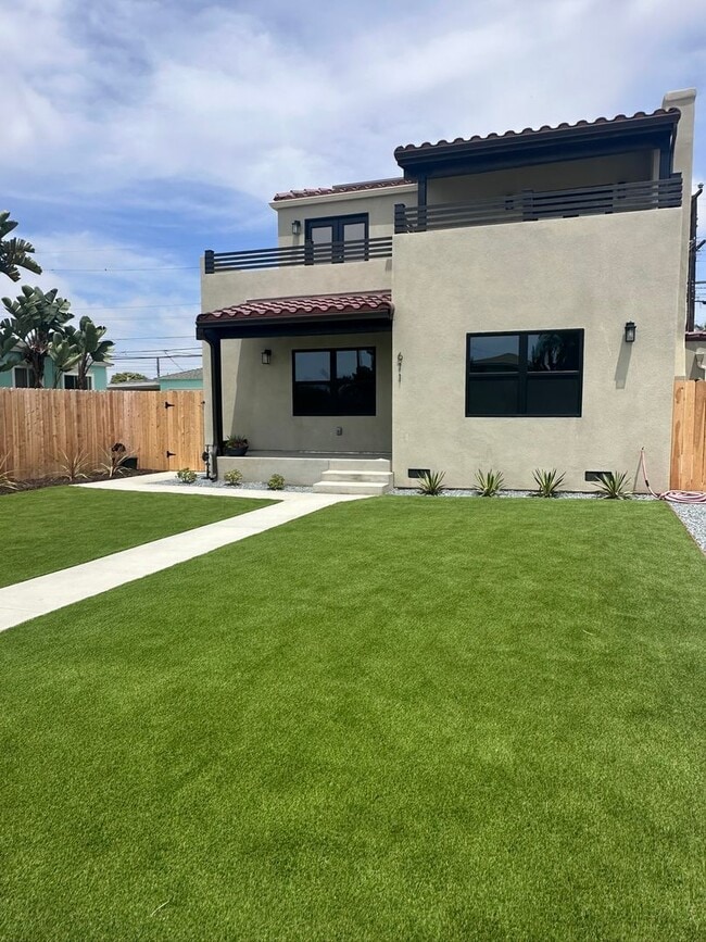 Building Photo - 611 Silver Strand Blvd