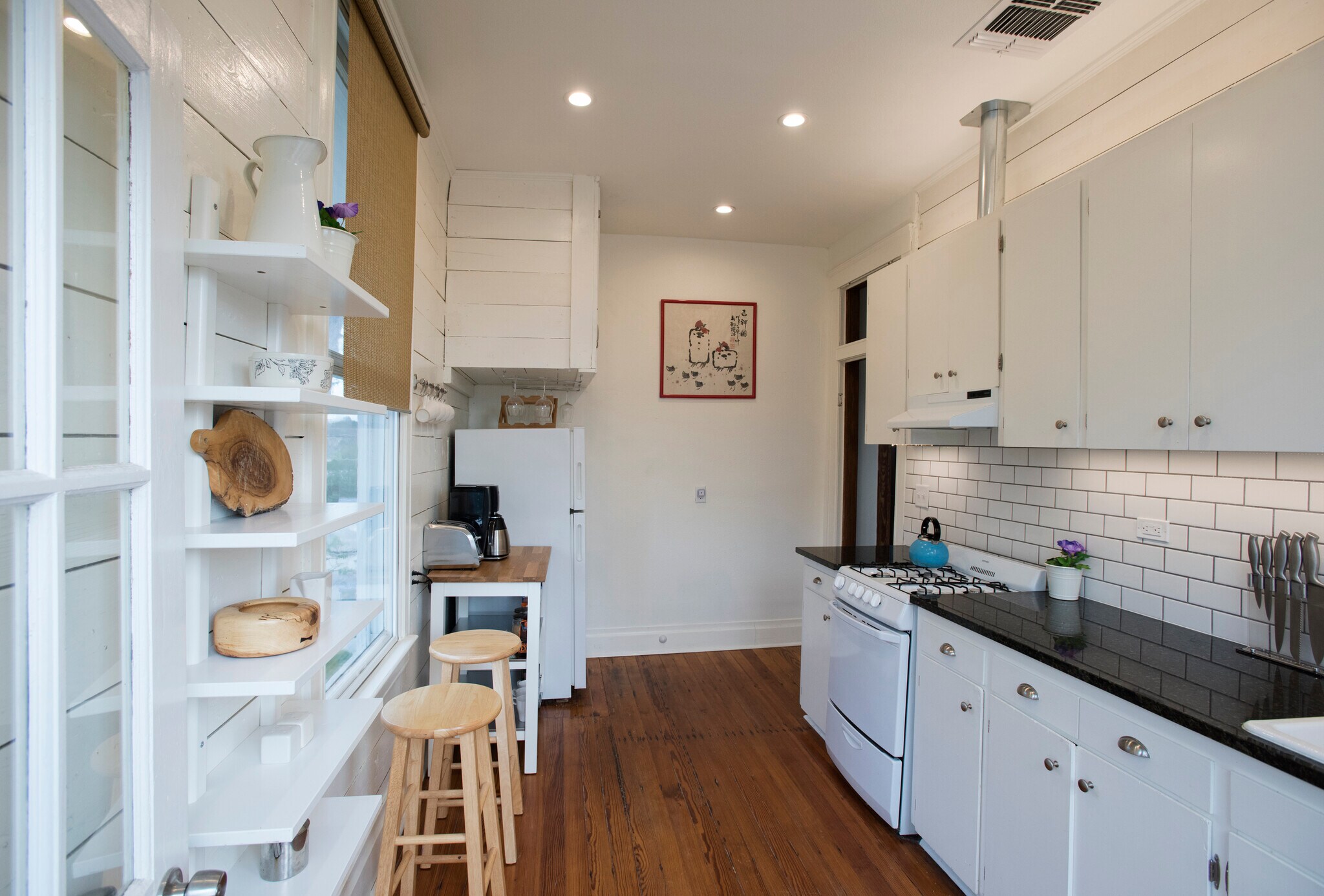 Kitchen - 403 Gillespie St