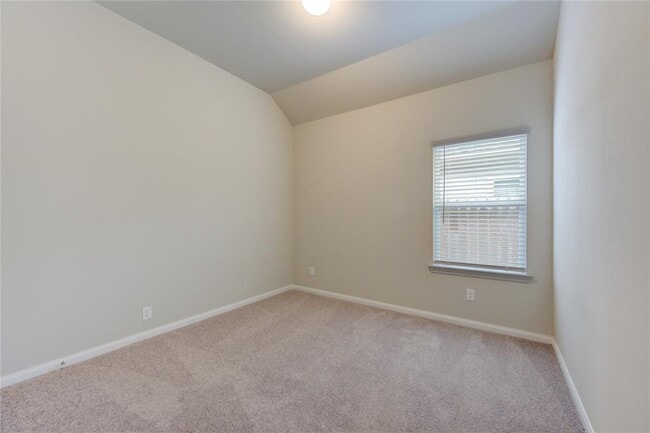 Building Photo - 3939 Sugardale St
