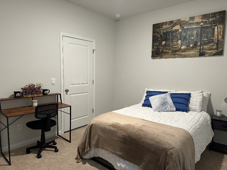 Building Photo - 6189 Whitewater Dr