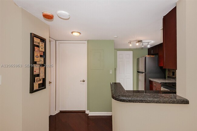 Building Photo - 770 Claughton Island Dr