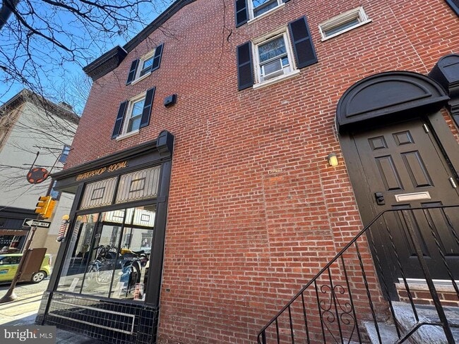 Building Photo - 1600 Pine St