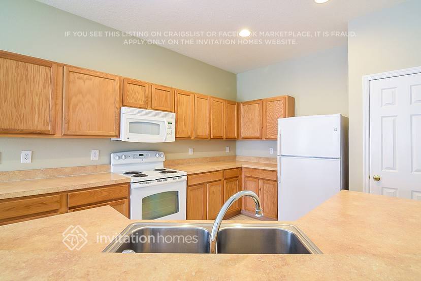 Building Photo - 7610 Wood Violet Dr