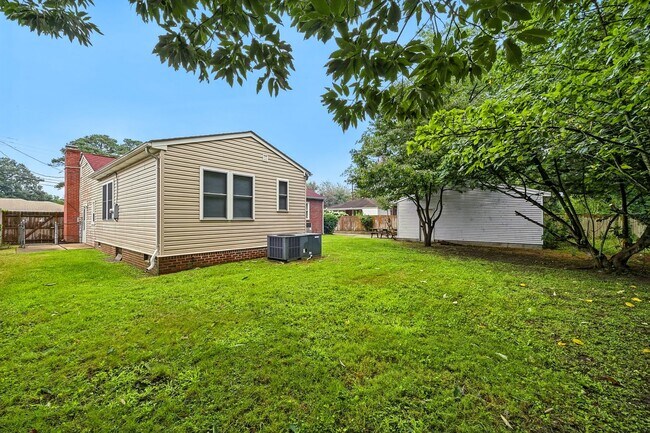 Building Photo - 107 Woods Rd