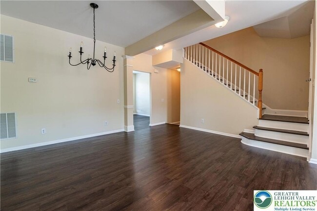 Building Photo - 8475 Putnam Ct