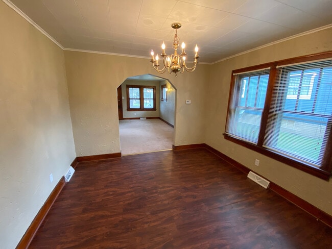 Building Photo - Two Bedroom Home on Marland Heights