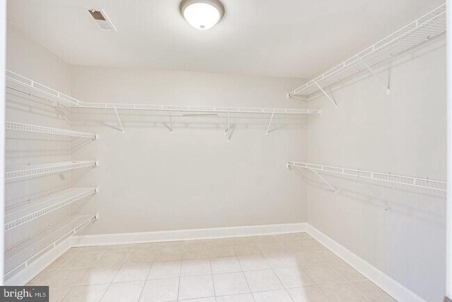 Building Photo - 1168 Taji Ct