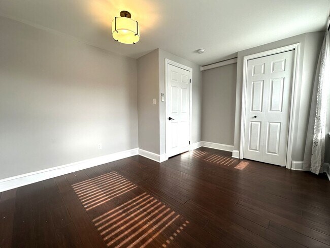 Building Photo - Stunning 4-Bedroom Townhome in the Heart of Fishtown! Available NOW!