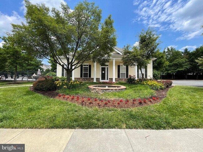 Building Photo - 23052 Fontwell Square