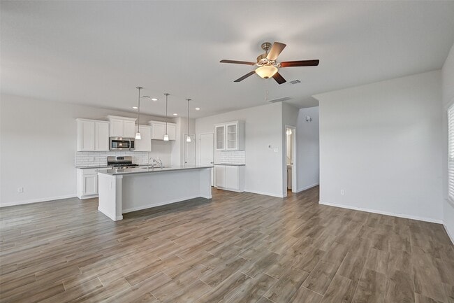 Building Photo - 6846 Termino Ln