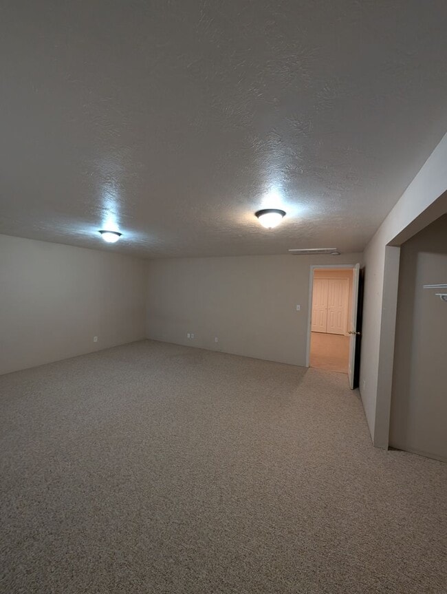 Building Photo - 1366 Delphic Way