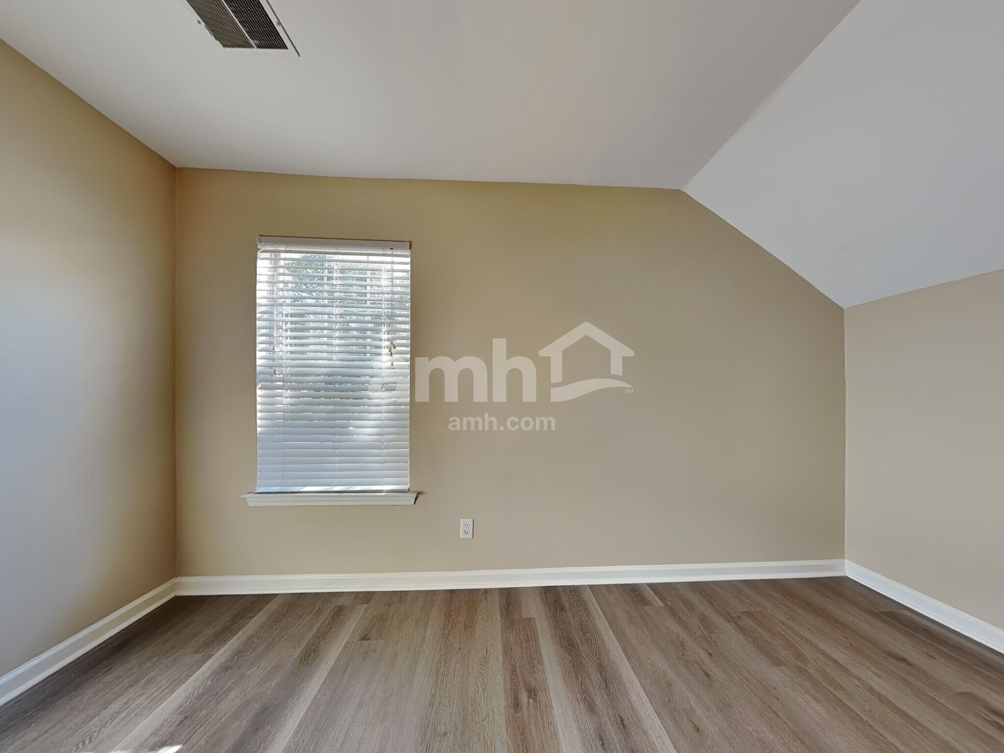 Building Photo - 230 Stoney Xing