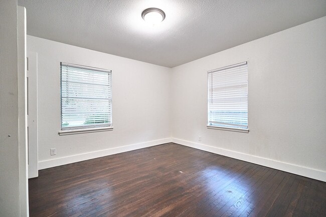 Building Photo - 5815 Hornwood Dr