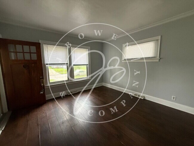 Building Photo - 560 Bronx Dr