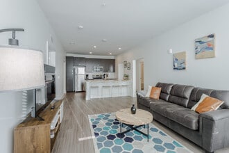 Building Photo - 601 E Pete Rose Wy