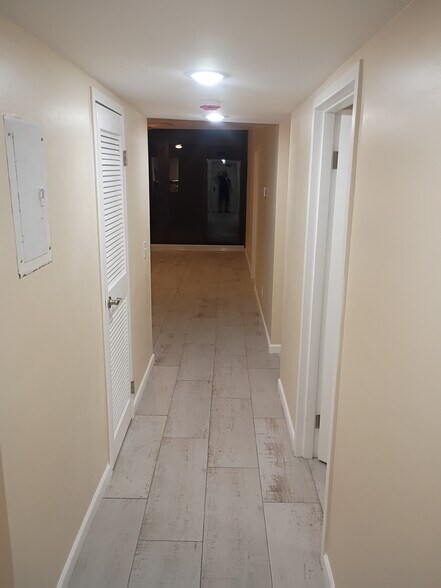 Building Photo - 601 1st St S