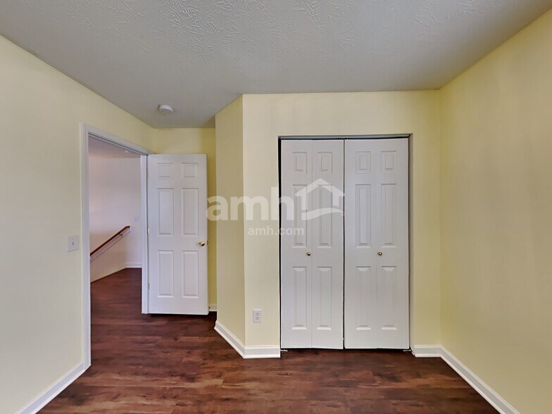 Building Photo - 4179 Longfellow Dr